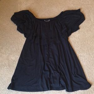 NWT. Chelsea & Theodore ruffle tiered top. M